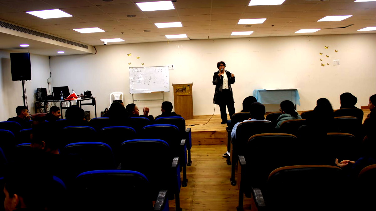 تنظيم محاضرة لرفع الوعي حول التبرع بالأعضاء في مدرسة إسكندر الثانوية بمدينة أم الفحم