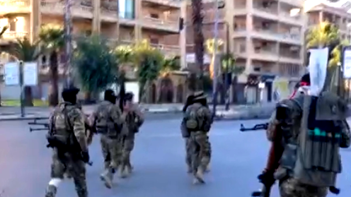 الإعلام السّوري: المجموعات المسلحة تقترب من مدينة حماة والجيش العربيّ السّوري يُرسل تعزيزات عسكرية إلى المكان