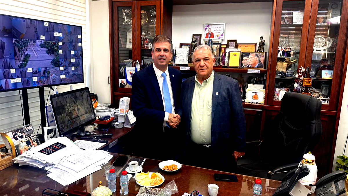 على خلفية الأزمة المالية في الناصرة- الوزير إيلي كوهين في زيارة للرئيس علي سلّام وبحوزته مشاريع عدّة لتغيير وجهة المدينة