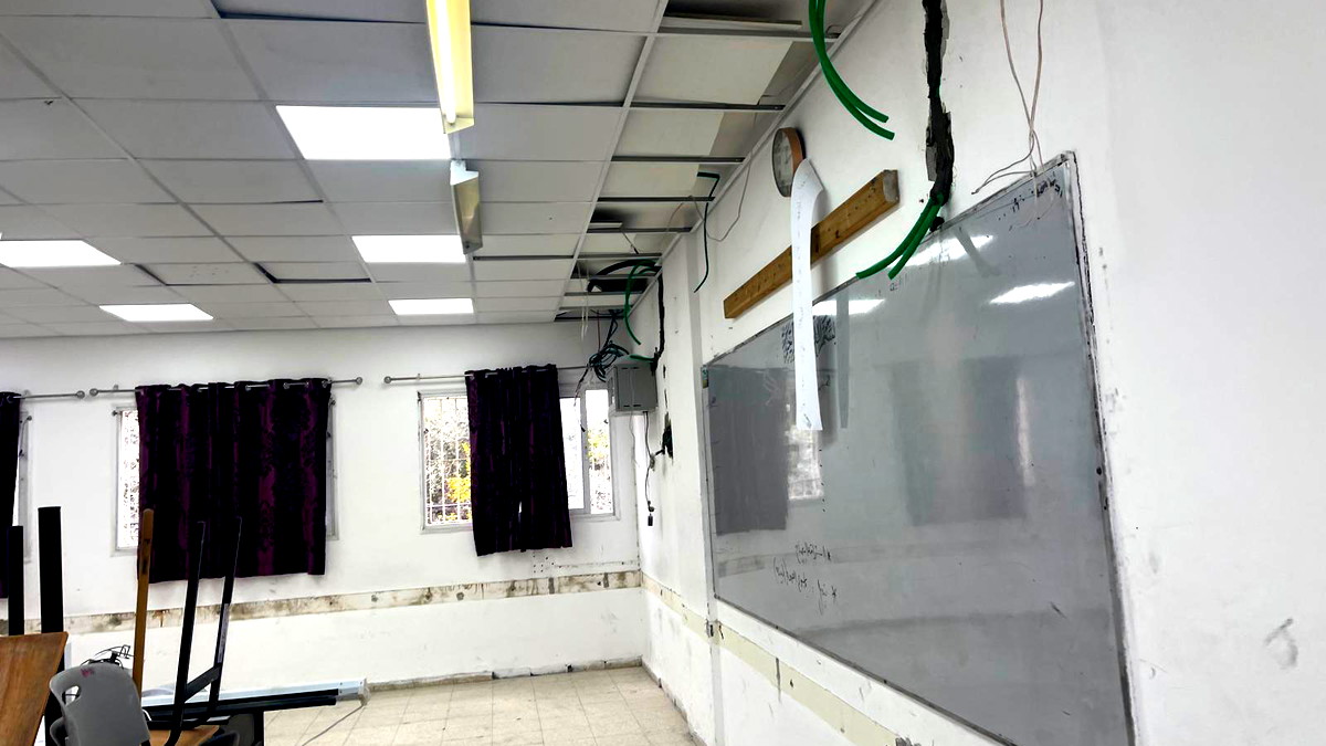 بلدية كفرقرع تباشر بأعمال ترميم واسعة في مؤسسات مختلفة في المدينة 