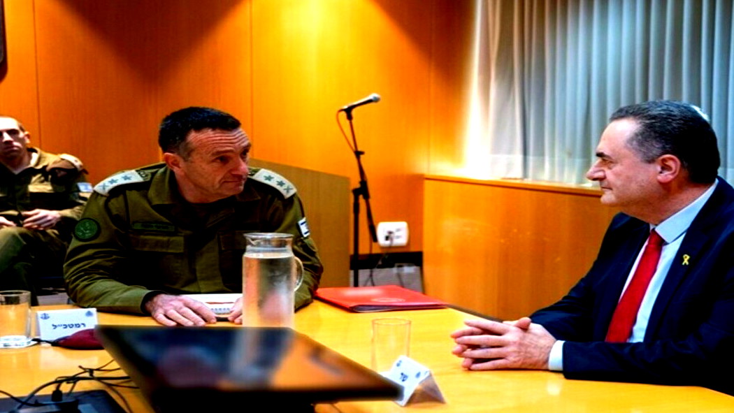 كاتس وهاليفي يعقدان جلسة لتقييم التطورات في سوريا