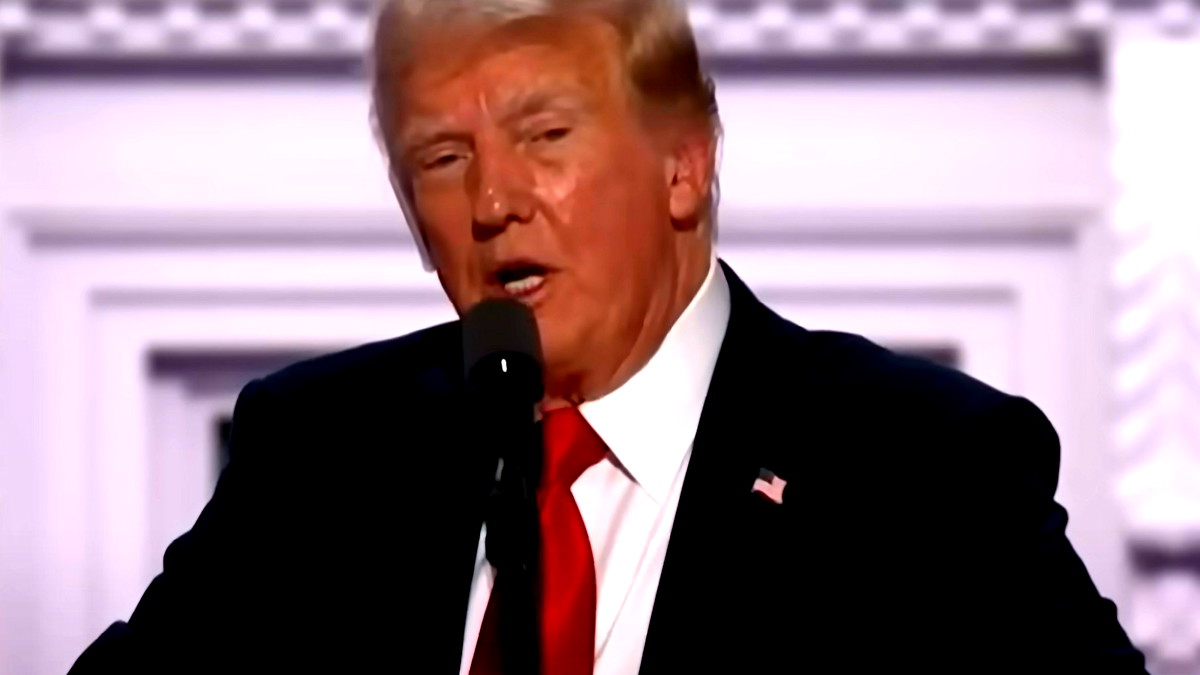 ترامب يعلن نيته تغيير طريقة إجراء الانتخابات في الولايات المتحدة