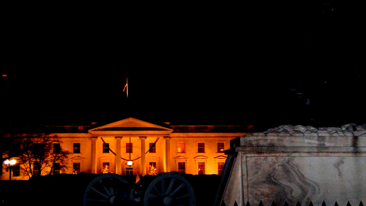 البيت الأبيض: سنواصل العمل من أجل التوصل لاتفاق لإطلاق سراح الرهائن ووقف إطلاق النار في غزة