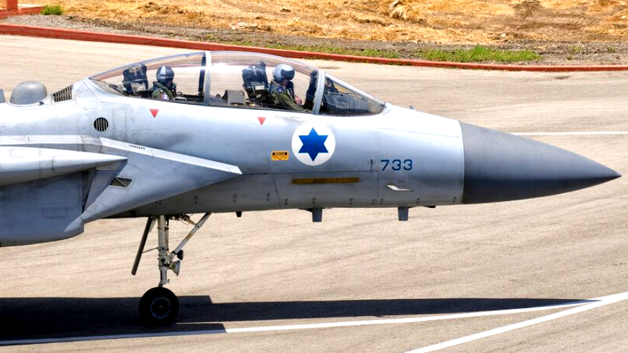 سلاح الجو الإسرائيلي يدمر 20 موقعًا لفرع المخابرات الجوية في سوريا