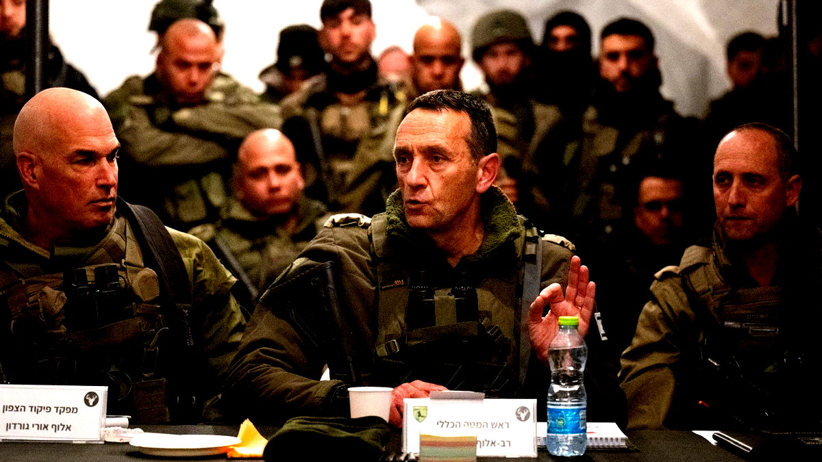 رئيس أركان الجيش الإسرائيلي خلال تواجده بهضبة الجولان: لا نتدخل فيما يحدث في سوريا - نحن هنا لمنع العناصر الإرهابية من الاقتراب هنا