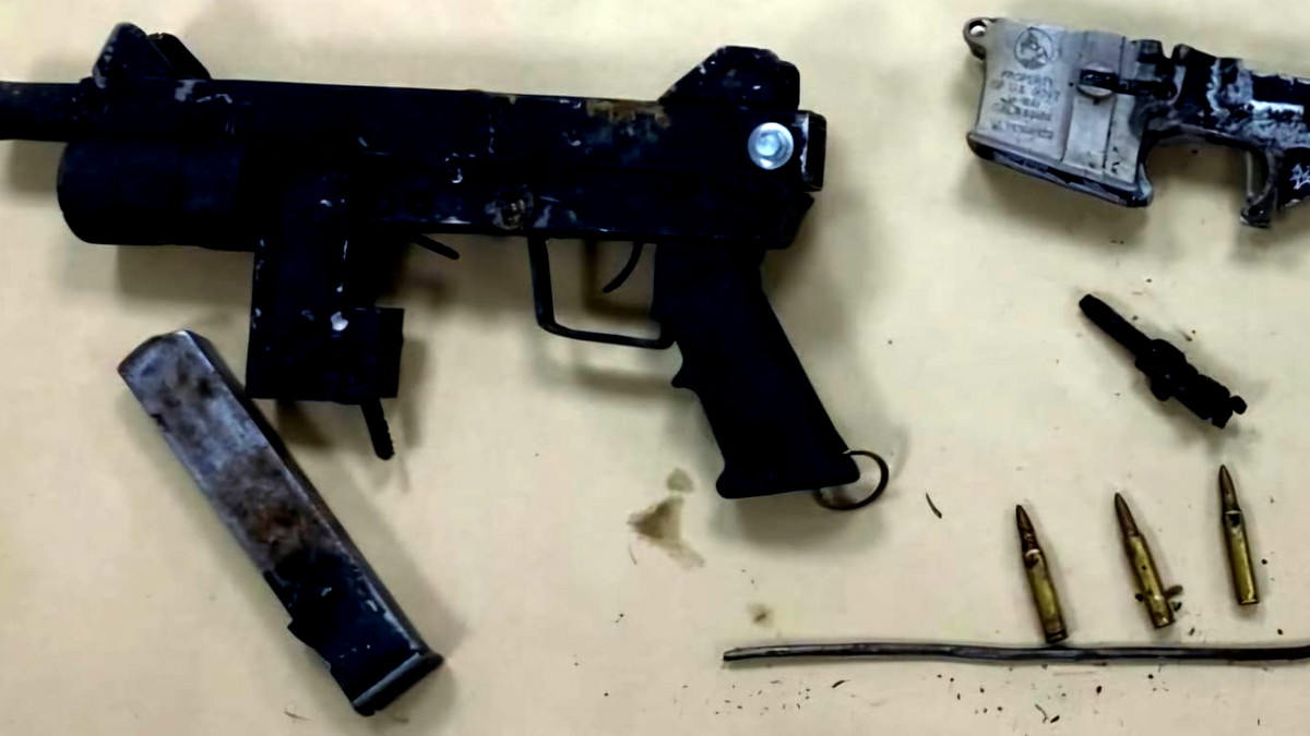 ضبط بندقية في يطا واعتقال مشتبه