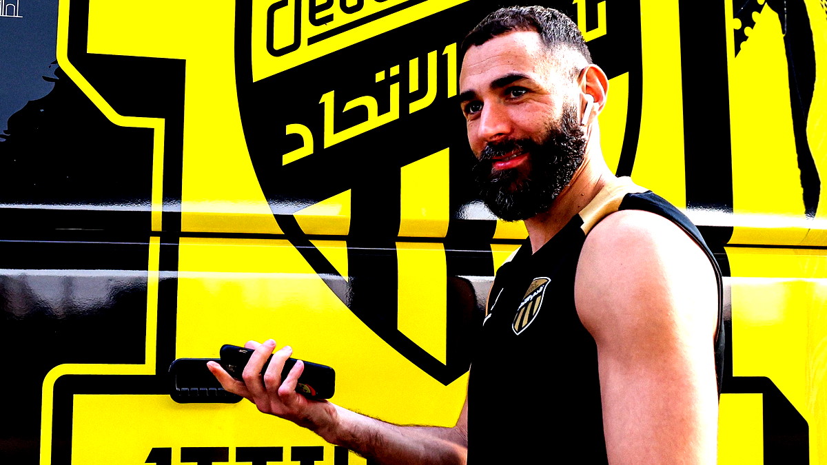 كريم بنزيما يدرس اعتزال كرة القدم والالتحاق بمهمة جديدة