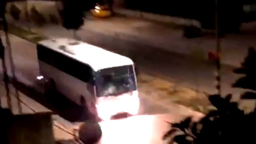 إصابة إسرائيلي جراء إطلاق نار على حافلة كانت في طريقها إلى "قبر يوسف" في نابلس