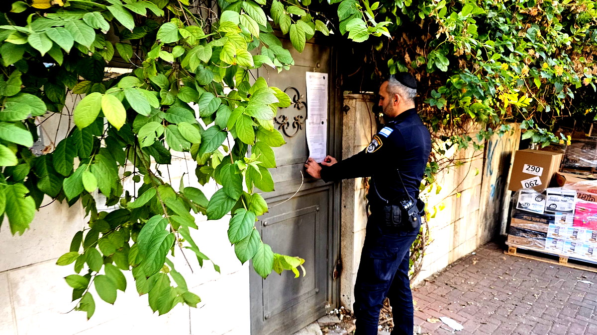 بني براك: إغلاق شقة قيد التجديد لمدة 30 يومًا  إثر توظيف شخصين غير قانونيين في المكان 