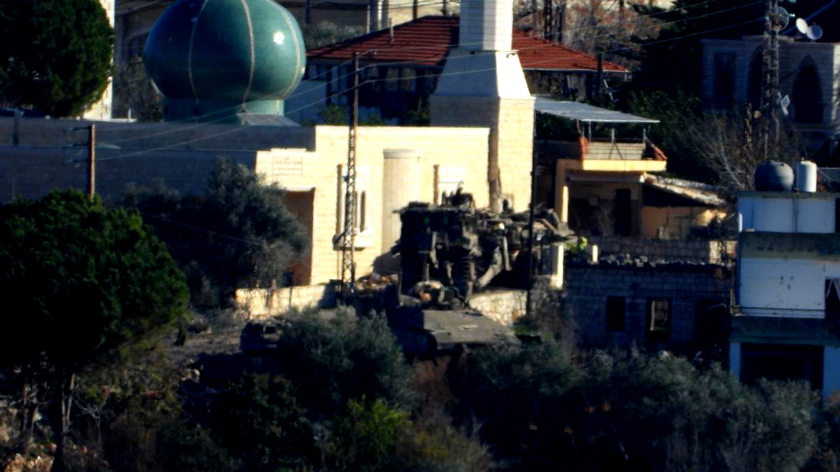 رغم اتفاق وقف النار- الجيش الإسرائيلي يستمر في نسف عددٍ من المنازل جنوب لبنان 