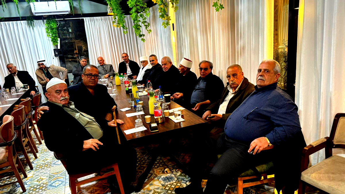 الأسرة عماد المجتمع: د. غزال أبو ريا يُلقي محاضرة عن "التربية الأسرية" في سخنين