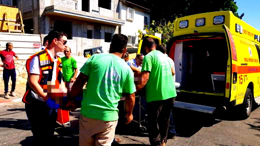 إصابة رجل (47 عامًا) بجراح متوسطة إثر سقوطه عن ارتفاع 5 أمتار خلال عمله بترميم منزل في كسرى سميع 