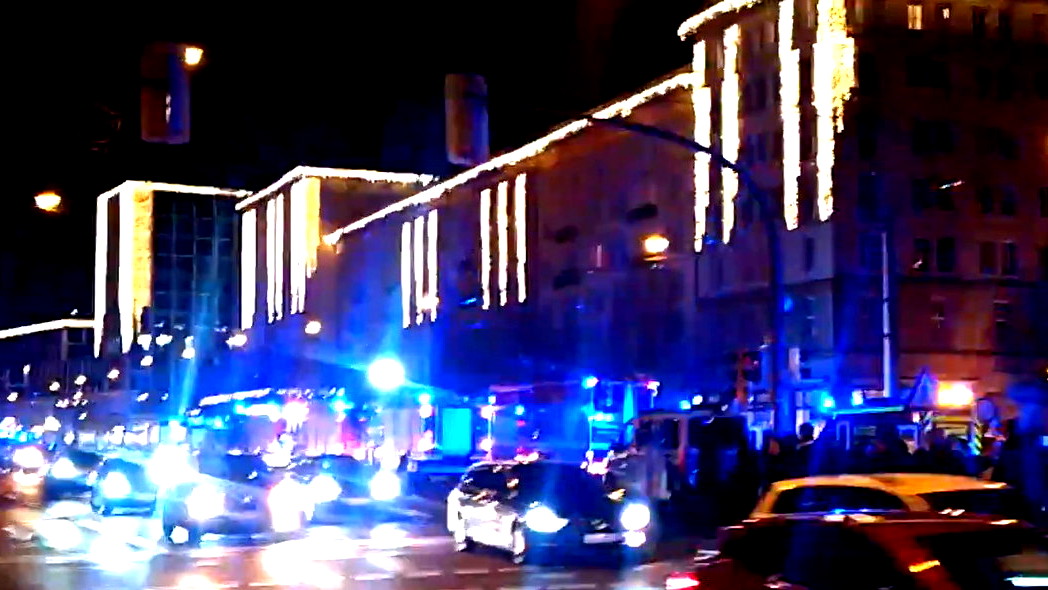 العديد من القتلى والجرحى| اعتقال طبيب سعودي يُقيم في ألمانيا بشبهة تنفيذه عملية الدهس أمس الجمعة في سوق عيد الميلاد