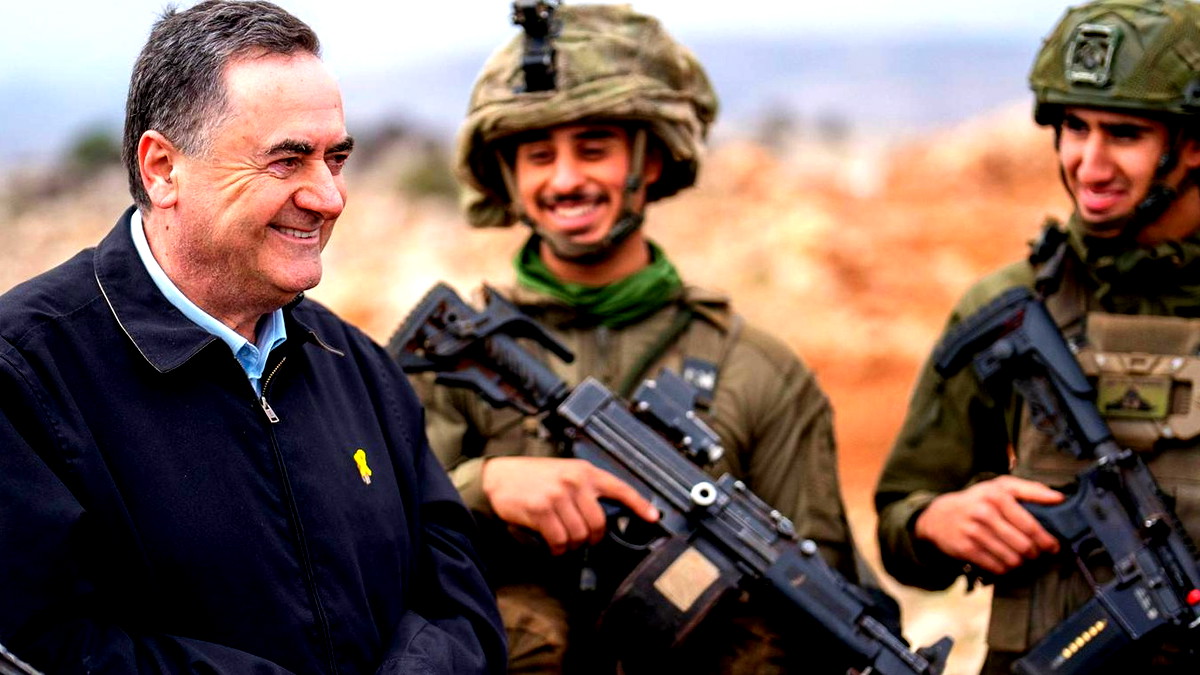 وزير الدفاع الإسرائيلي خلال زيارته لجنوب لبنان: سنواجه حزب الله بحزم إذا لم ينسحب إلى ما وراء الليطاني