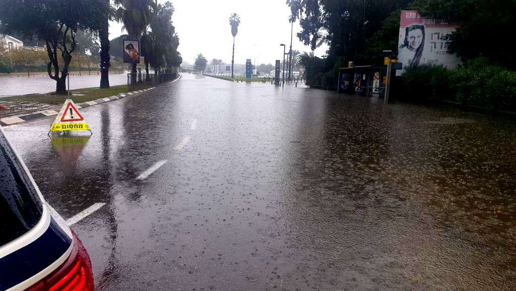 حالة الطقس: اجواء باردة وامطار متفرقة في معظم المناطق