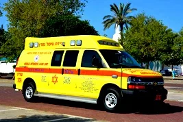 إصابة متوسطة لشاب (22 عامًا) جرّاء انفجار إطار مركبة في جلجولية