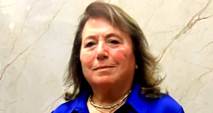 زجل للميلاد       الميلاد  مَحبه وسلام لا عُنف وإجرام      بقلم:اسماء طنوس المكر  