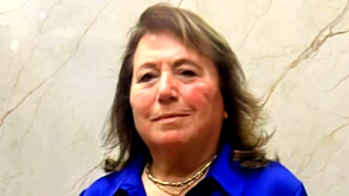 زجل للميلاد       الميلاد  مَحبه وسلام لا عُنف وإجرام      بقلم:اسماء طنوس المكر  