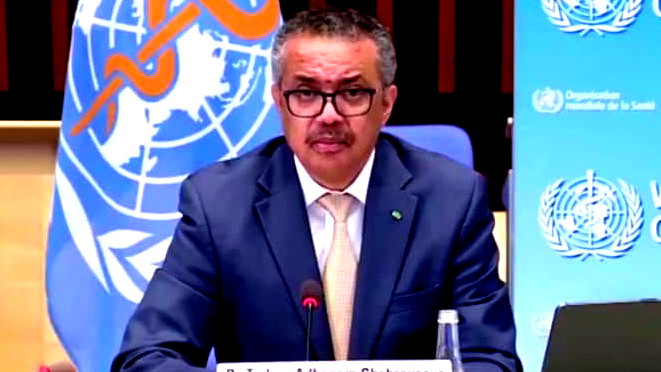 مدير منظمة الصحة العالمية: نجوت بأعجوبة بعد قصف إسرائيلي لمطار صنعاء