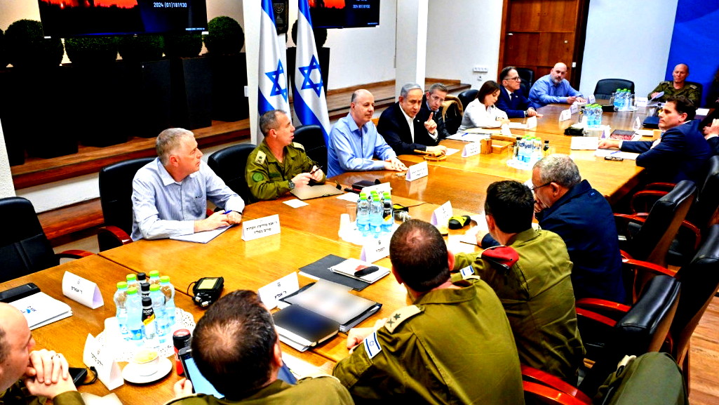 إعلام عبري: العمل متواصل على صفقة تبادل أسرى مصغرة كبادرة حسن نية تجاه ترامب