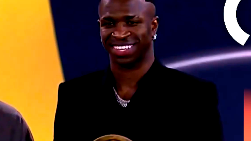 ضمن حفل جوائز "جلوب سوكر 2024"- البرازيلي فينيسيوس جونيور يتسلّم جائزة أفضل لاعب في العالم