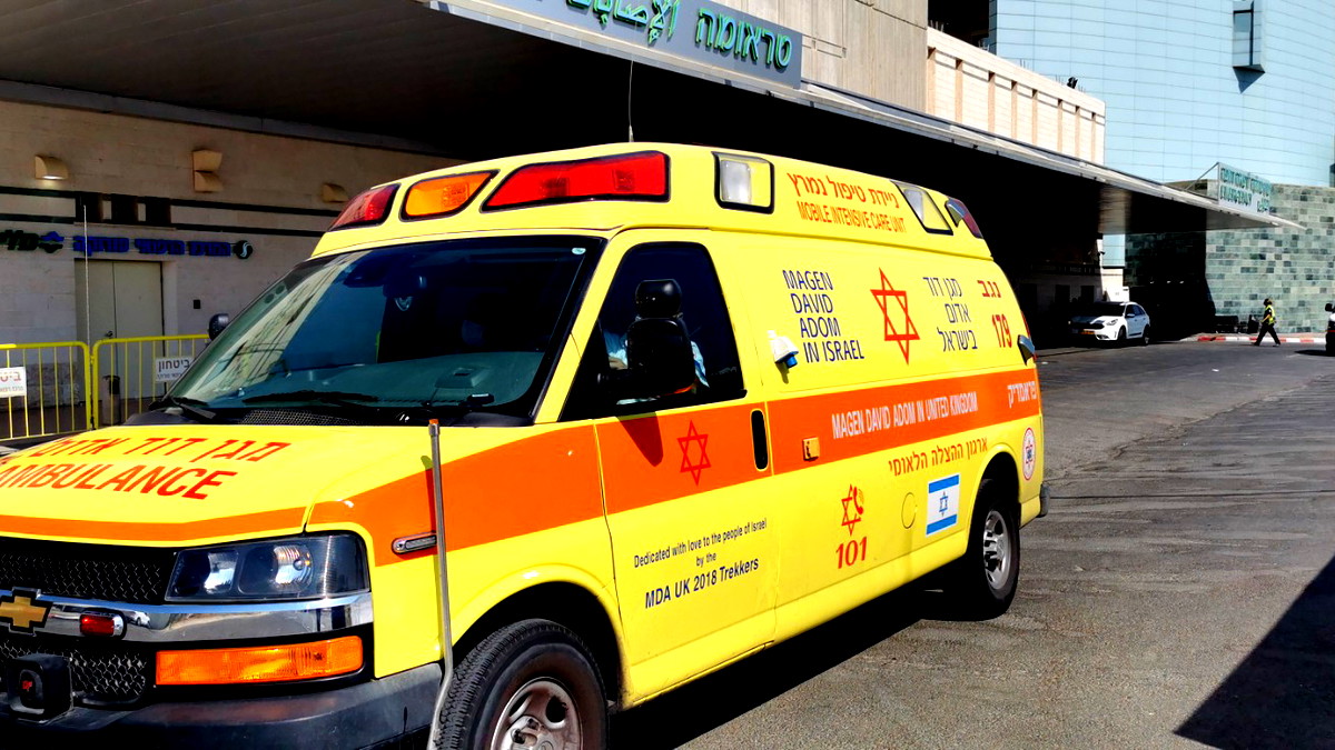 النقب: إصابة متوسطة لرجل وشاب (25،50 عامًا) إثر تعرضهما لحادثة عنف في الكسيفة 