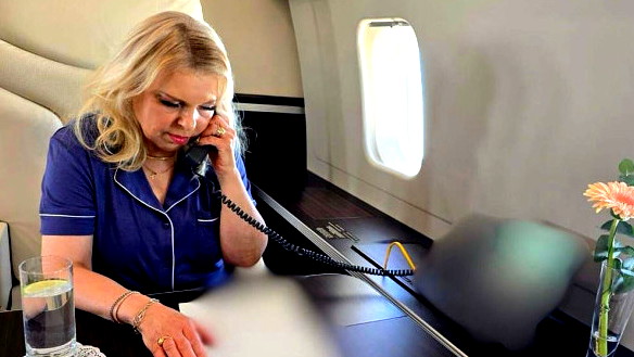 إصابة سارة نتنياهو بفيروس كورونا تؤجل عودتها إلى إسرائيل