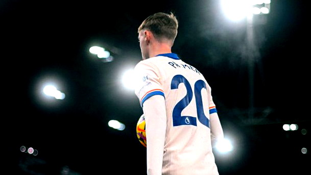 تشيلسي يخسر في إبسويتش ويُهدي نوتنغهام وصافة البريمييرليغ