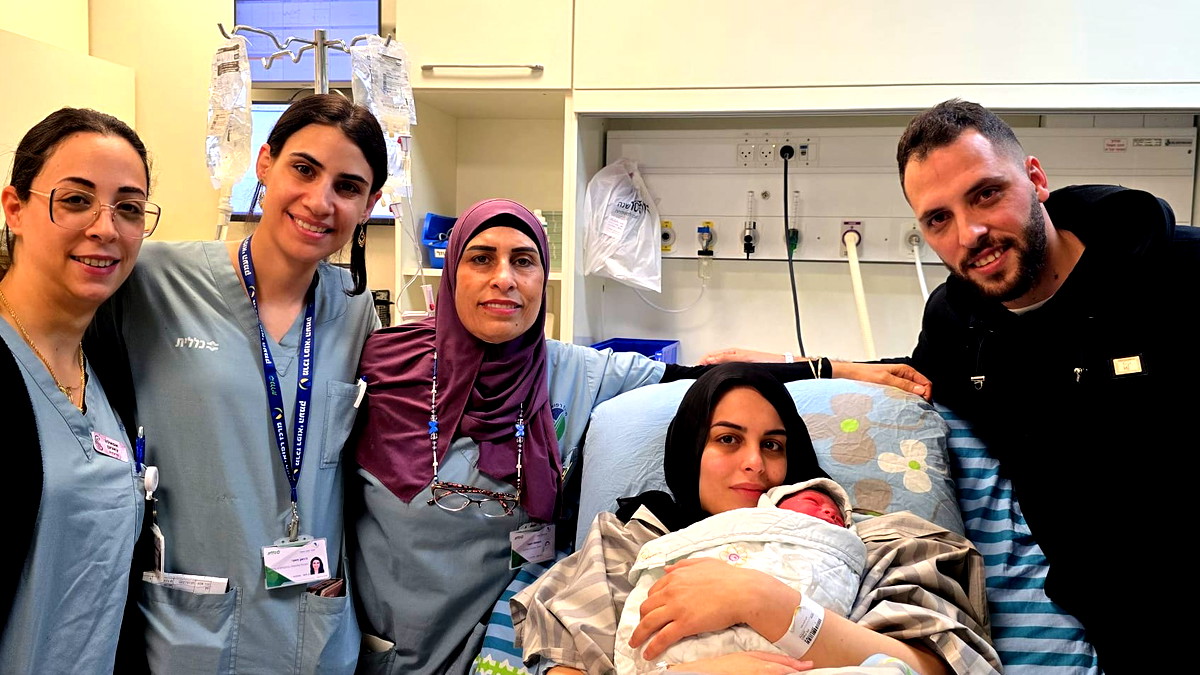 استقبال أول مولود لعام 2025 في مستشفى العفولة للوالدين علي وندين