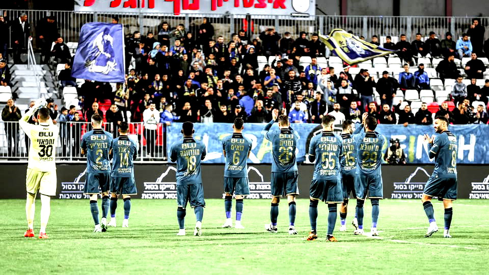 الليلة: مكابي حيفا يستضيف مكابي أبناء الرينة في مباراة حاسمة 