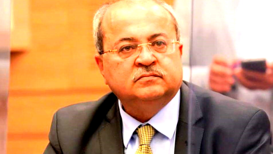 زملائي الأطباء، تذكروا رسالتكم. عند الاختيار بين الإنسان والدبابة، ماذا ستختارون؟