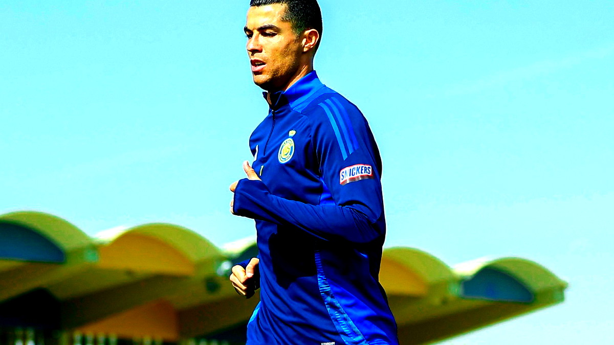 كريستيانو يدرس 3 خيارات فيما يتعلق بمسيرته الكروية 