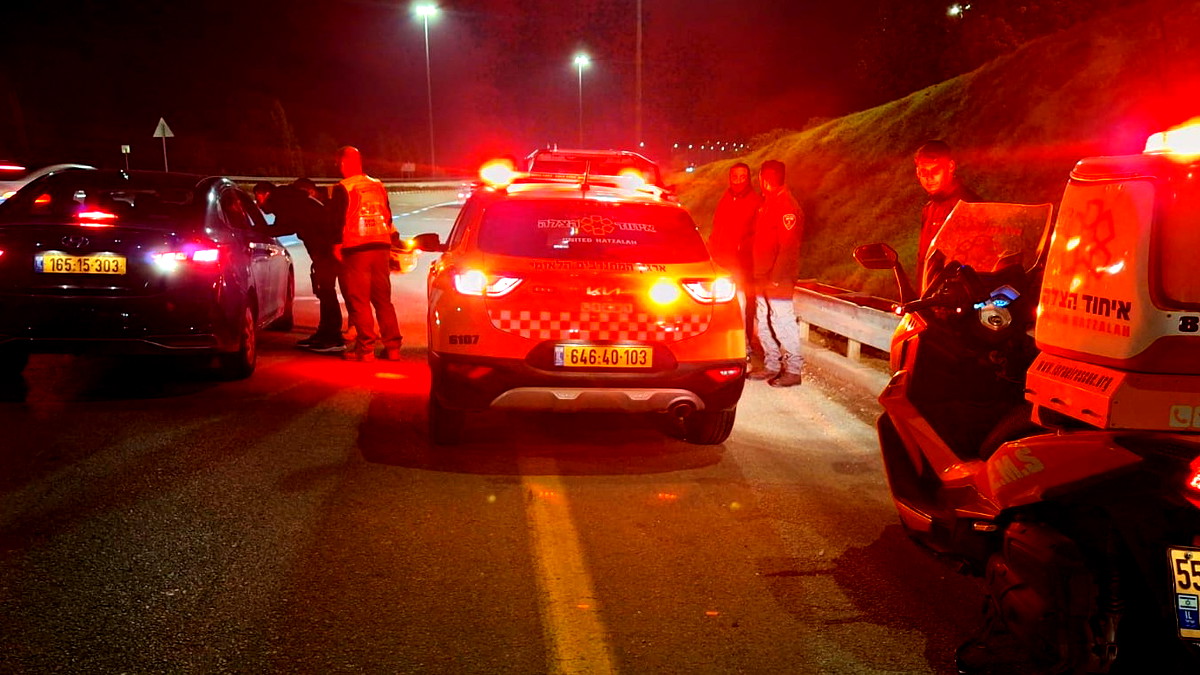 البحث عن سائق دراجة نارية مفقود قرب شارع 6 بعد حادث طرق 