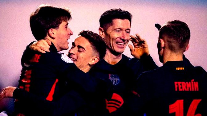 ليفاندوفسكي يقود برشلونة لفوز كبير في كأس ملك إسبانيا