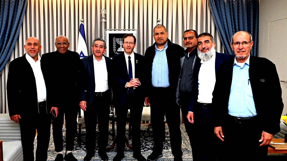 رئيس الدولة يلتقي منتدى السلطات المحلية البدوية في النقب