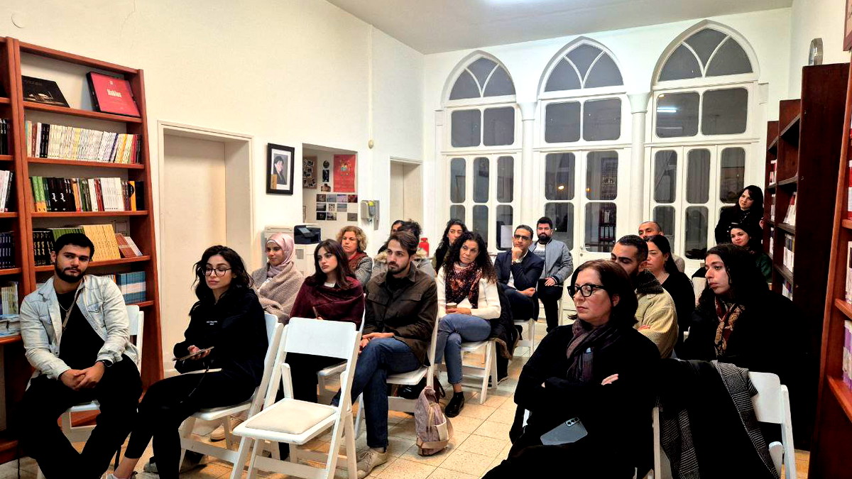 حيفا: "صالون ميّ الأدبي" في جمعية الثقافة العربية يناقش رواية "قناع بلون السّماء" وأدب السجون