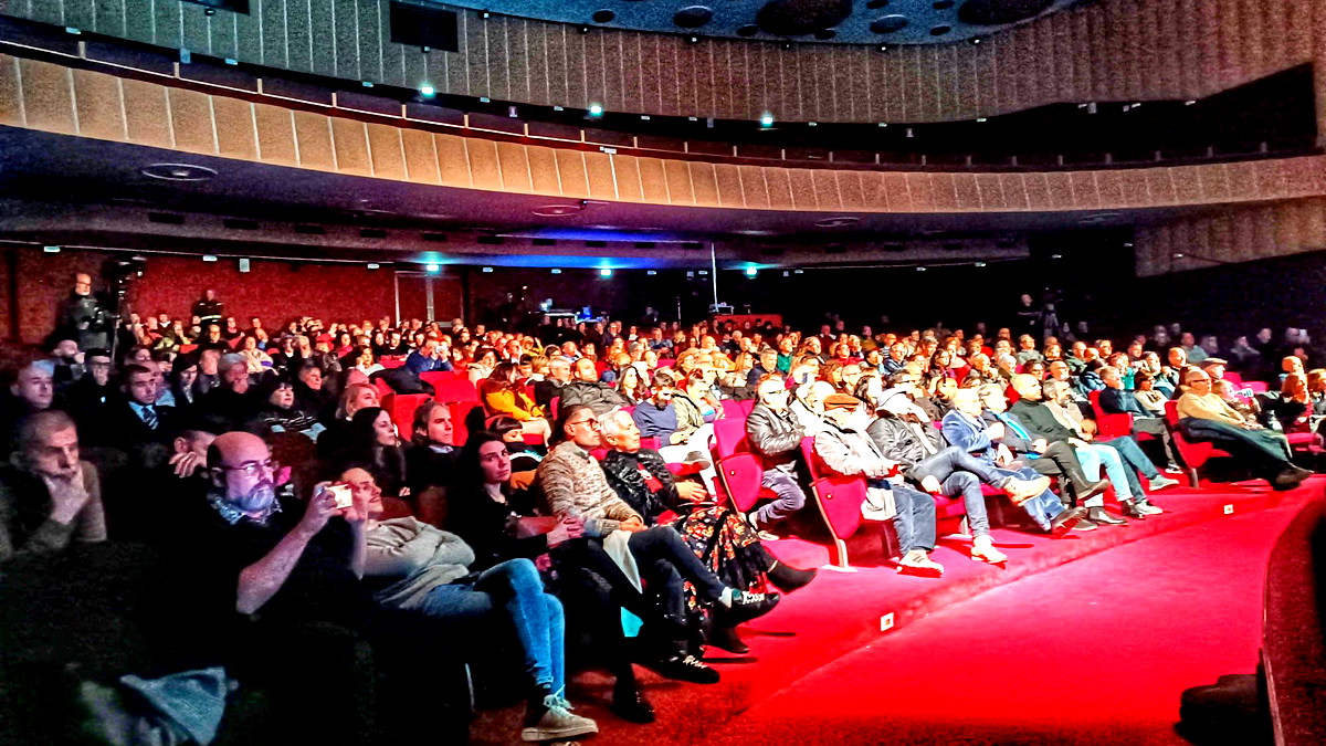 بمشاركة الزّجال الكرمليّ الفلسطينيّ توفيق الحلبيّ: الزّجل الفلسطينيّ يدخل باب العالميّة من خلال مهرجان "الأرض والآلهة" في جزيرة ساردينيا