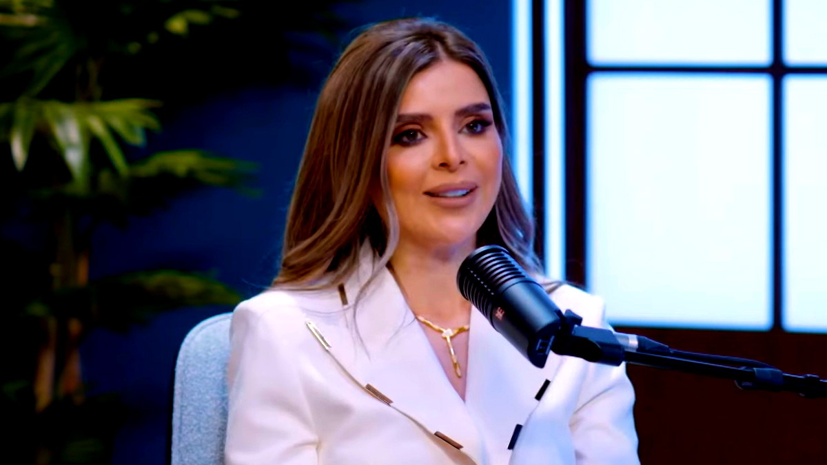 الإعلامية الأردنية دانا أبو خضر عبر برنامج منا وفينا: "أحب المنافسة ولا أحد يصنف الرقم واحد في الإعلام"