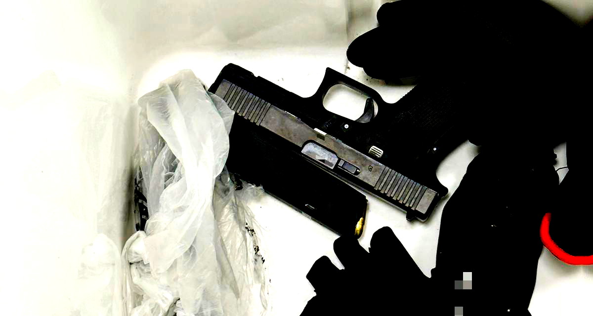 خلال نشاط للشرطة في مدينة طمرة| ضبط مسدس  من نوع جلوك في مخزن داخل براد صغير 