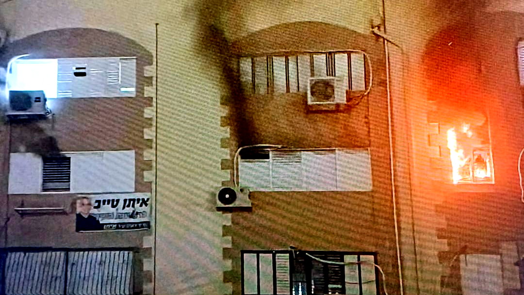 بيسان: اندلاع حريق في شقة سكنية... مصرع رجل وطفلة جراء استنشاق الدخان