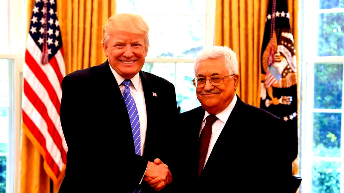 محمود عباس لترامب: نريد دولة فلسطين ودولة إسرائيل أن تعيشا جنباً إلى جنب بأمن وسلام، وأن يتحقق الأمن والاستقرار في منطقتنا والعالم