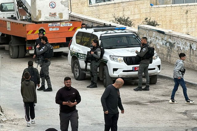 القدس: اندلاع حريق في مبنى سكني واصابة 12 شخصًا اثر استنشاق الدخان الكثيف