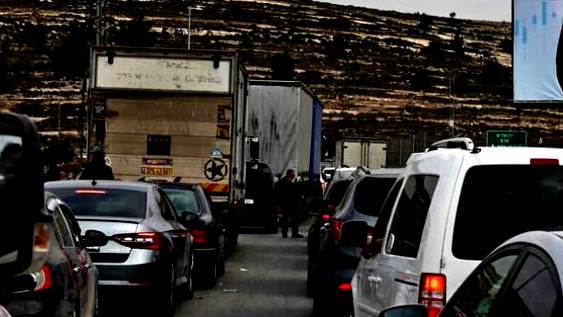ازدحامات خانقة بسبب الحواجز في الضفة الغربية - مصادر اسرائيلية: قرار من سموتريتش رغم معارضة رئيس الأركان