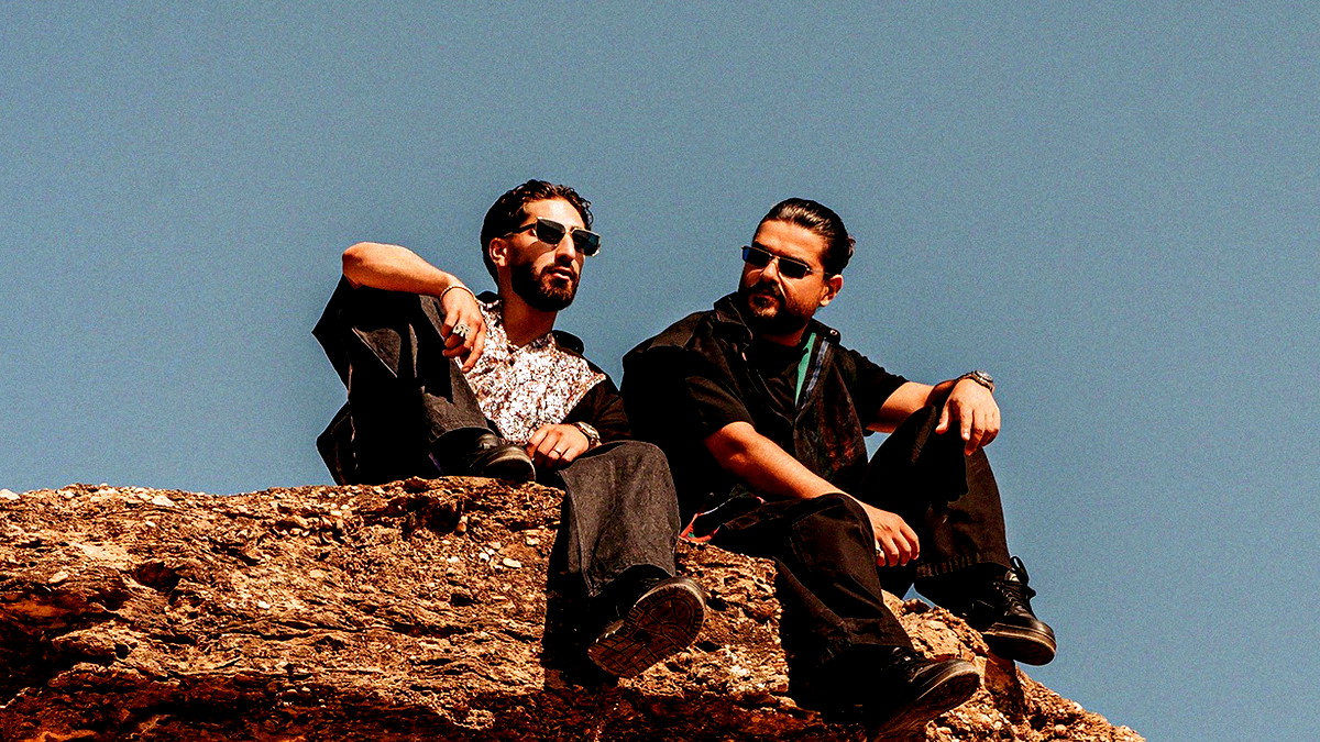 "Mi Amor" تعاونٌ فنّيّ يدمج بين الشّرق والغرب.. ناصيف زيتون وريكي ريتش في ديو فريدٍ!