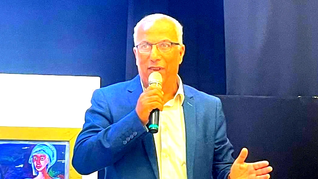 موقف الأكاديمي بقضايا مجتمعه.. التبعية على المهنية