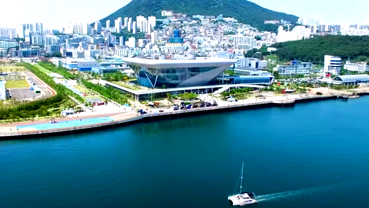 مدينة بوسان ثاني أكبر مدينة في كوريا الجنوبية - تجمع بين سحر الطبيعة وحيوية الحياة الحضرية