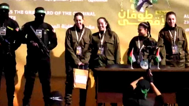 مصادر إسرائيلية: حماس انتهكت الاتفاق بعدم إعلانها عدد المختطفين الأحياء حتى منتصف الليل