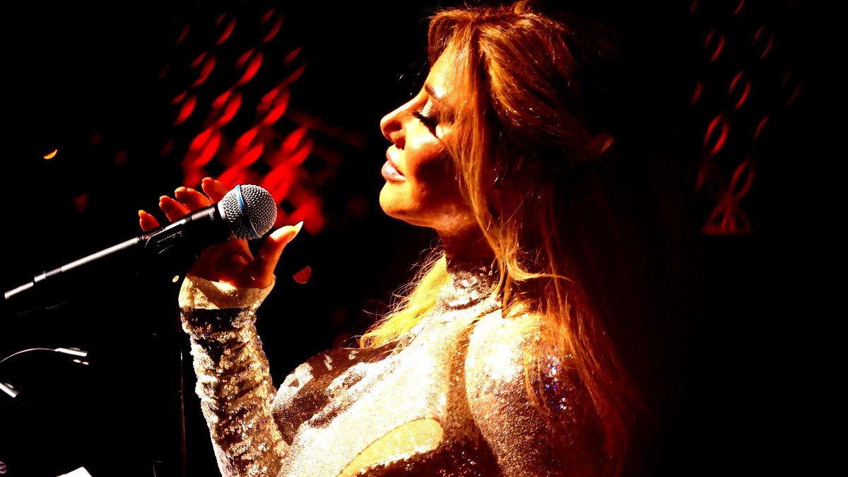 نجوى كرم تضيء مسقط في ليلة لبنانية على مسرح العرفان