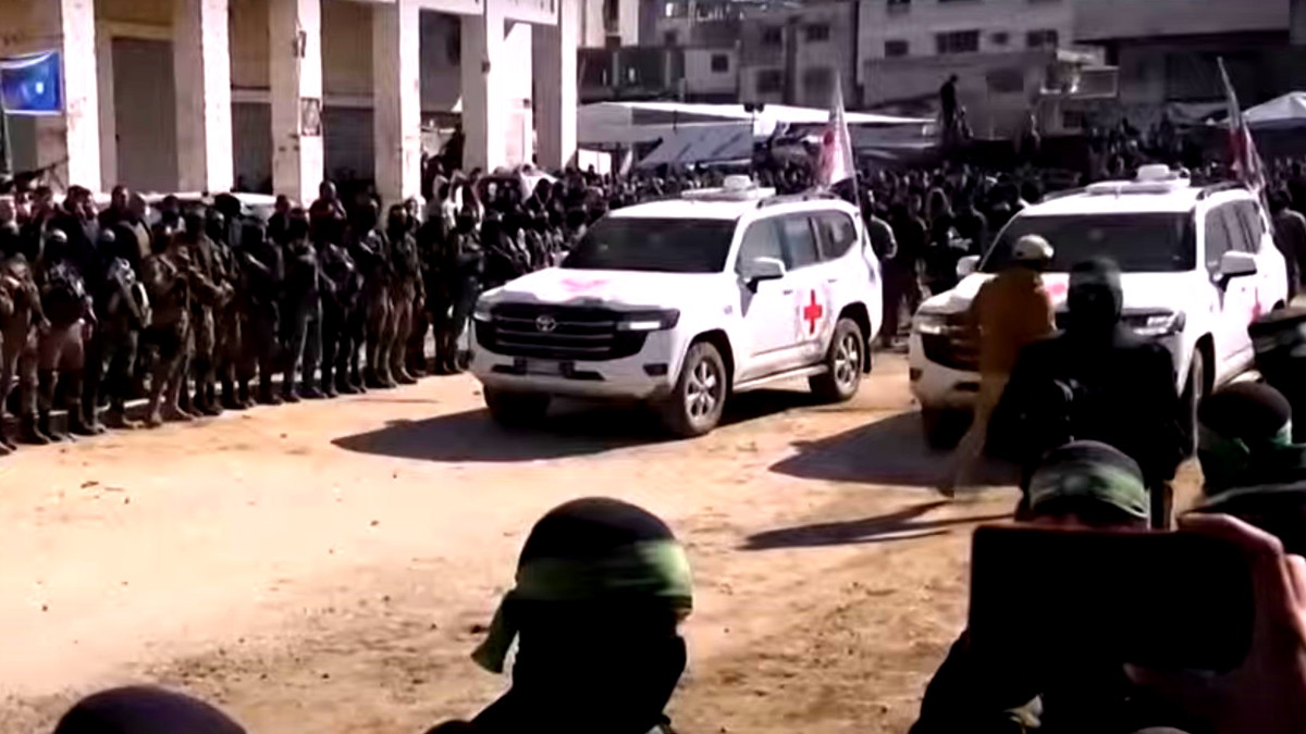 مصادر اسرائيلية: الأسيرات المفرج عنهن كن يتنقلن كنساء فلسطينيات وتعلمن اللغة العربية