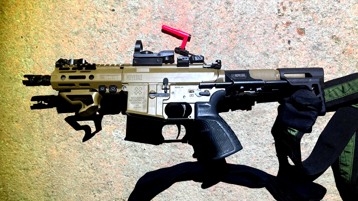 احباط عملية تهريب أسلحة في النقب واعتقال 10 أشخاص 